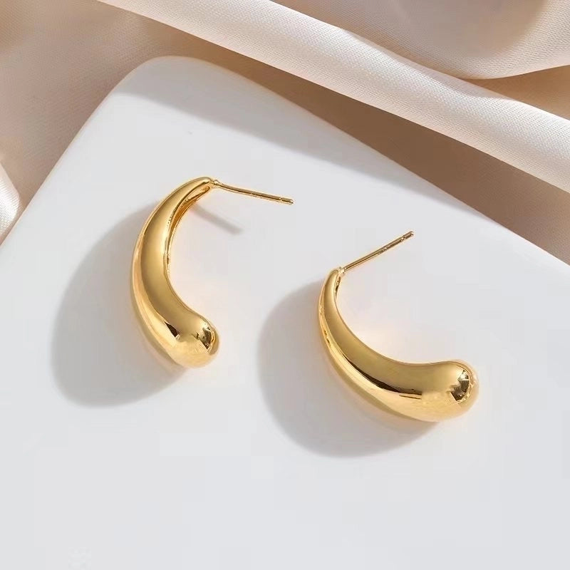Stunning timeless design teardrop earrings