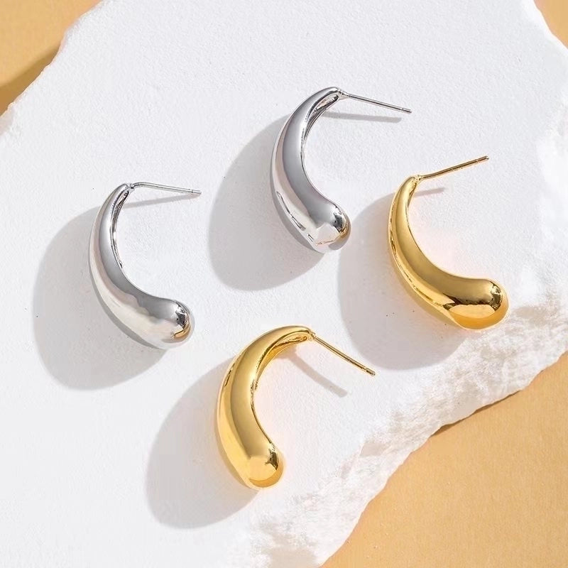 Stunning timeless design teardrop earrings