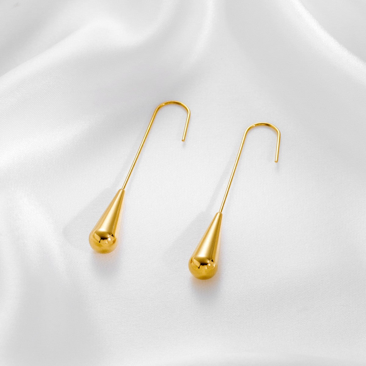 Elegant light weight waterdrop dangle earrings