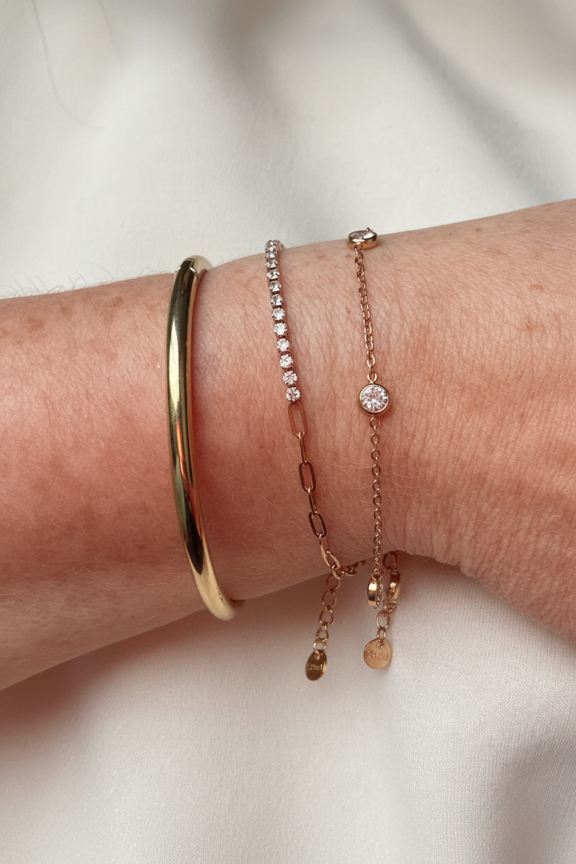 Delicate Geometric bracelet with six circular encased Zirconia stones