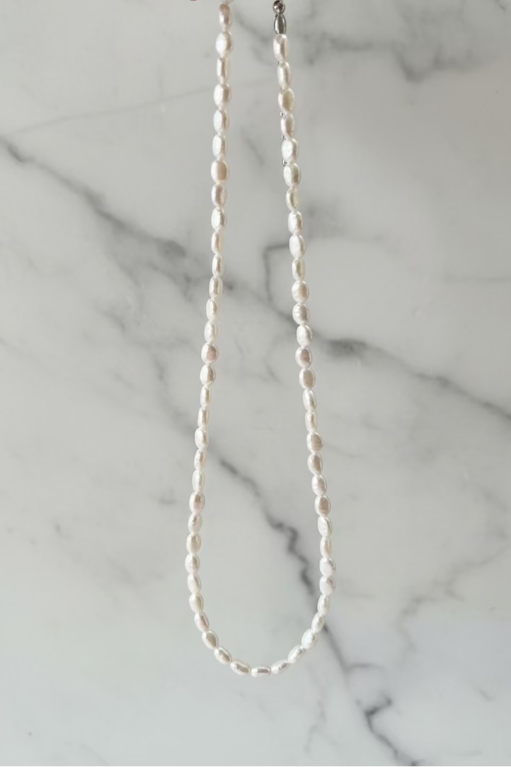Imitation irregular pearl necklace